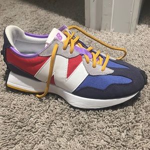 New balance 327- women’s size 9-multi color (Dark/Mercury/Aura/White)